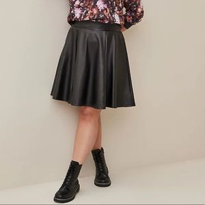 Torrid Black Coated Premium Ponte Skater Skirt Size 2X